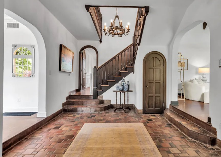 Westover Manor foyer.png