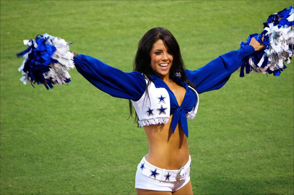 Dallas_Cowboys_Cheerleaders_-_IV.jpg